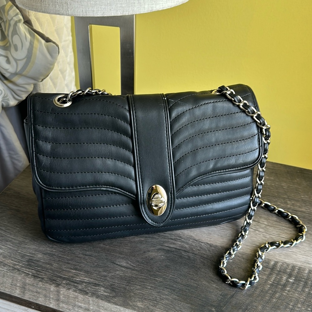 Express Quilted Convertible Shoulder bag